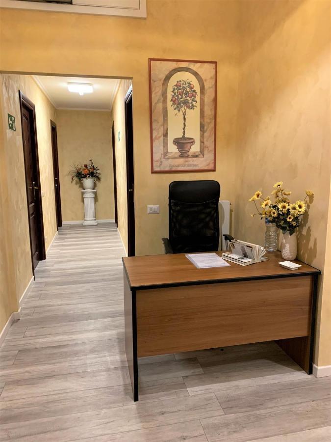 רומא Girasole Suites מראה חיצוני תמונה